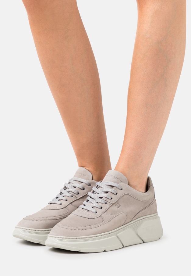 Gabor Trenere I Bronse