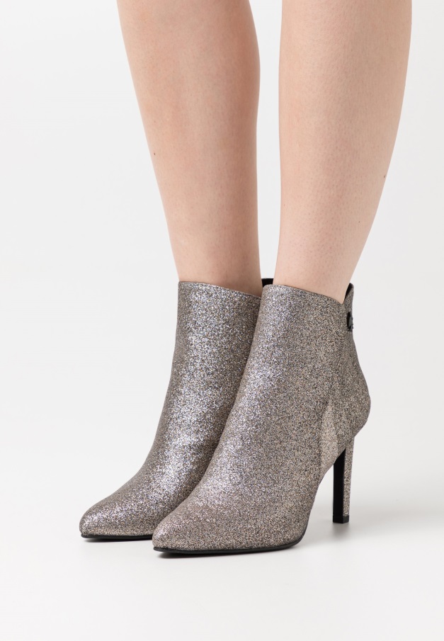 Gabor Pumps Klassiske Hæler Svart