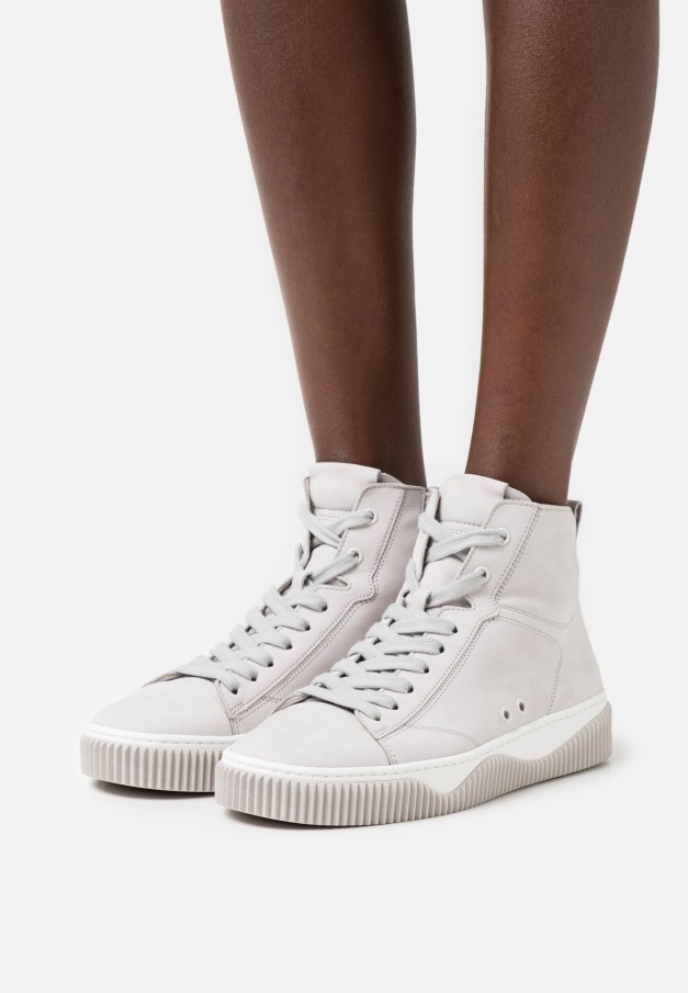 Høye Trenere Tanne Gabor