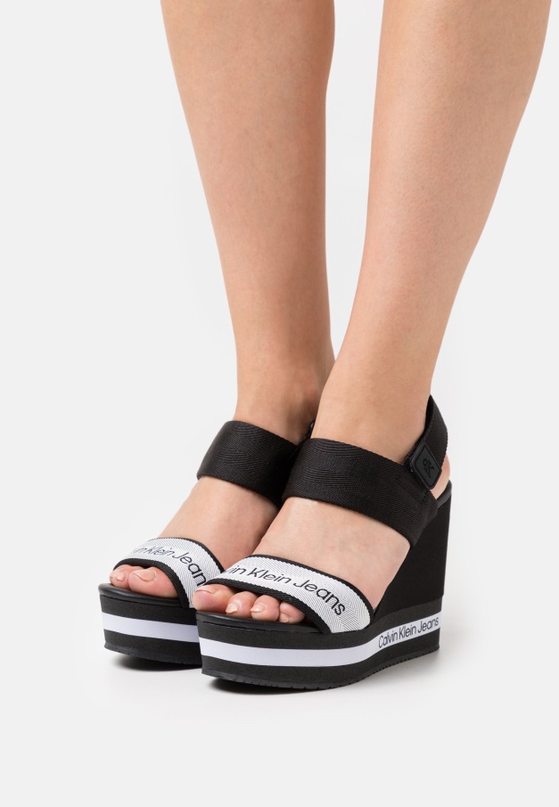 Svart Gabor Wedge Tett Tå - Plattformhæler