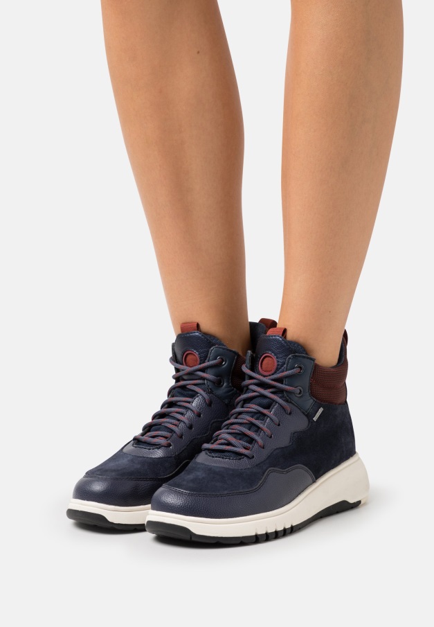 Høye Trenere Gabor Tanne