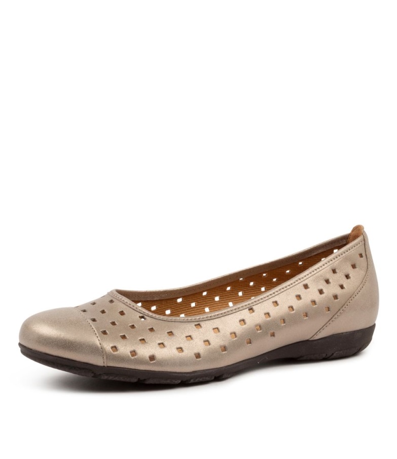 Gabor Skjeller Ut Mutaro