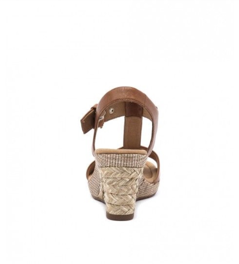 Pia Peanøttskinn Gabor